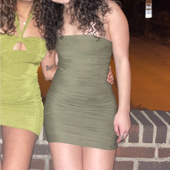 princess polly dark green mini dress! size xs (us 2) - Picture 3 of 3